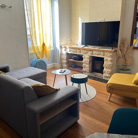 Les Avatars Apartment Saint-Amand-Montrond Exterior photo